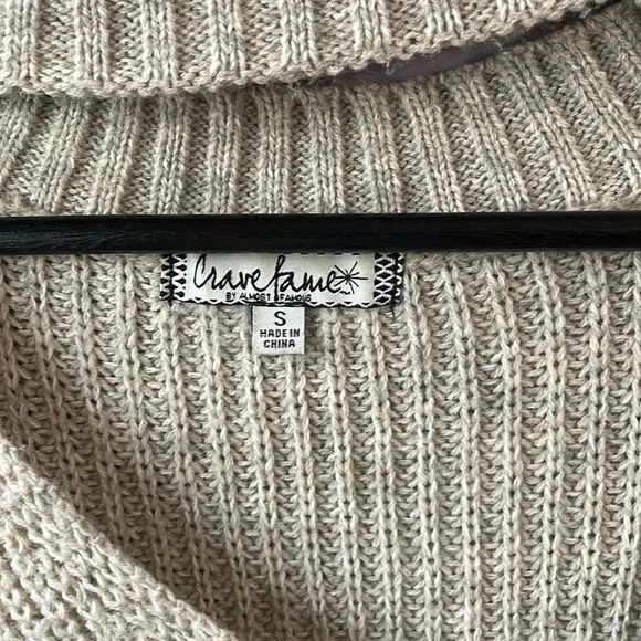 Crave Fame size small distressed beige sweater - Picture 4 of 5